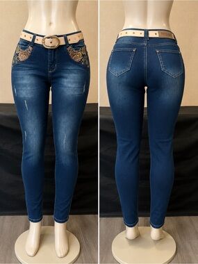 TISSINI Women’s Dark Blue Embroidered Skinny Jeans with Belt NWT Size 5